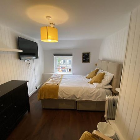 Wheatsheaf Hotel 뉴포트 객실 사진