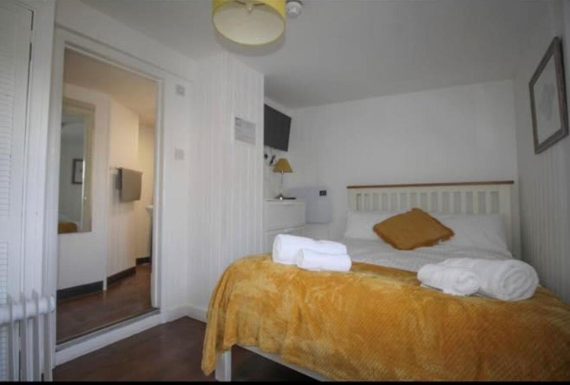 Wheatsheaf Hotel 뉴포트 외부 사진