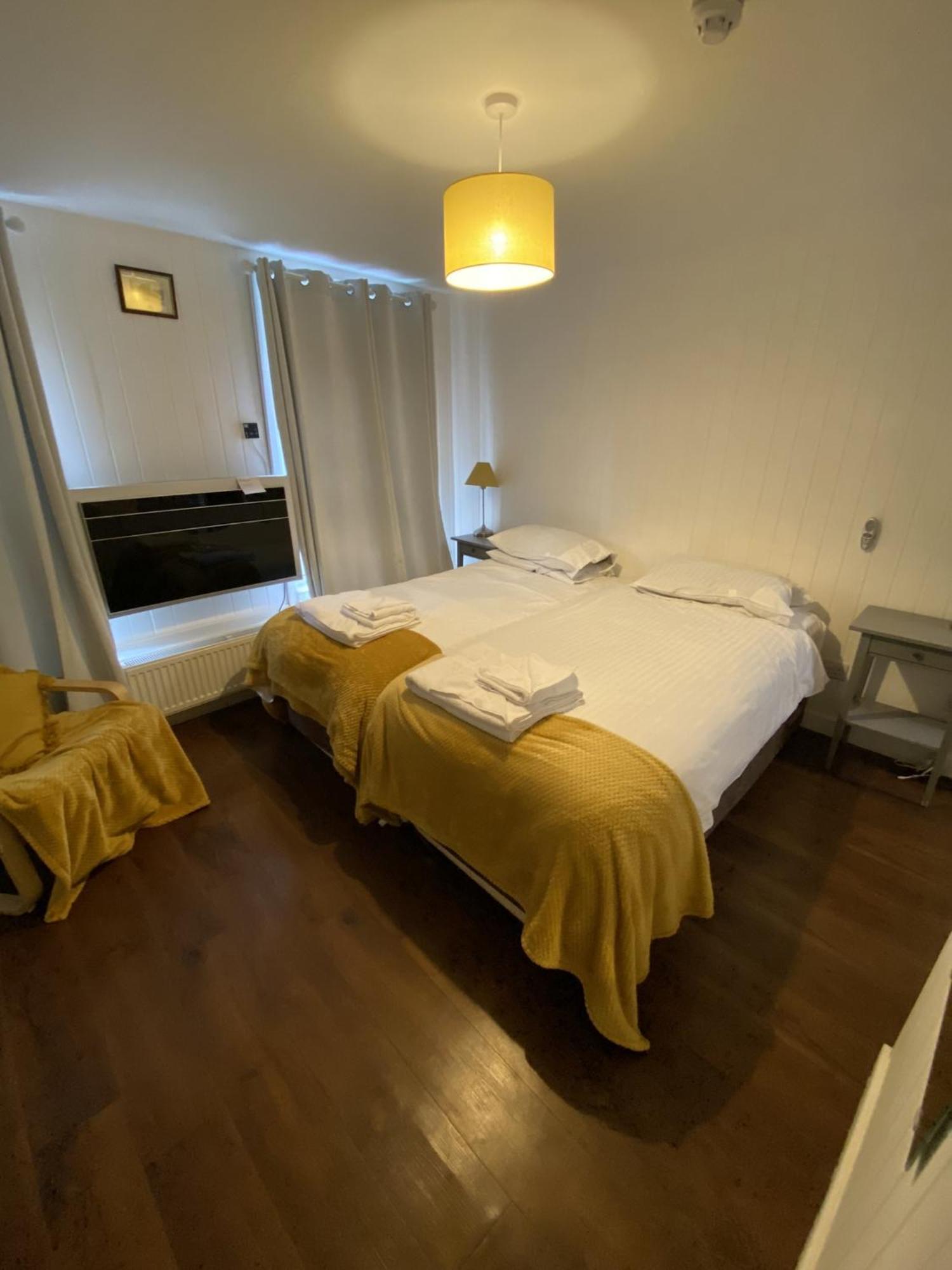 Wheatsheaf Hotel 뉴포트 객실 사진
